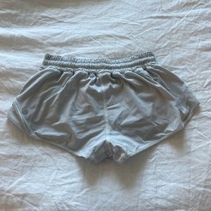 Lululemon Hotty Hot Low-Rise Lined Short 2.5"